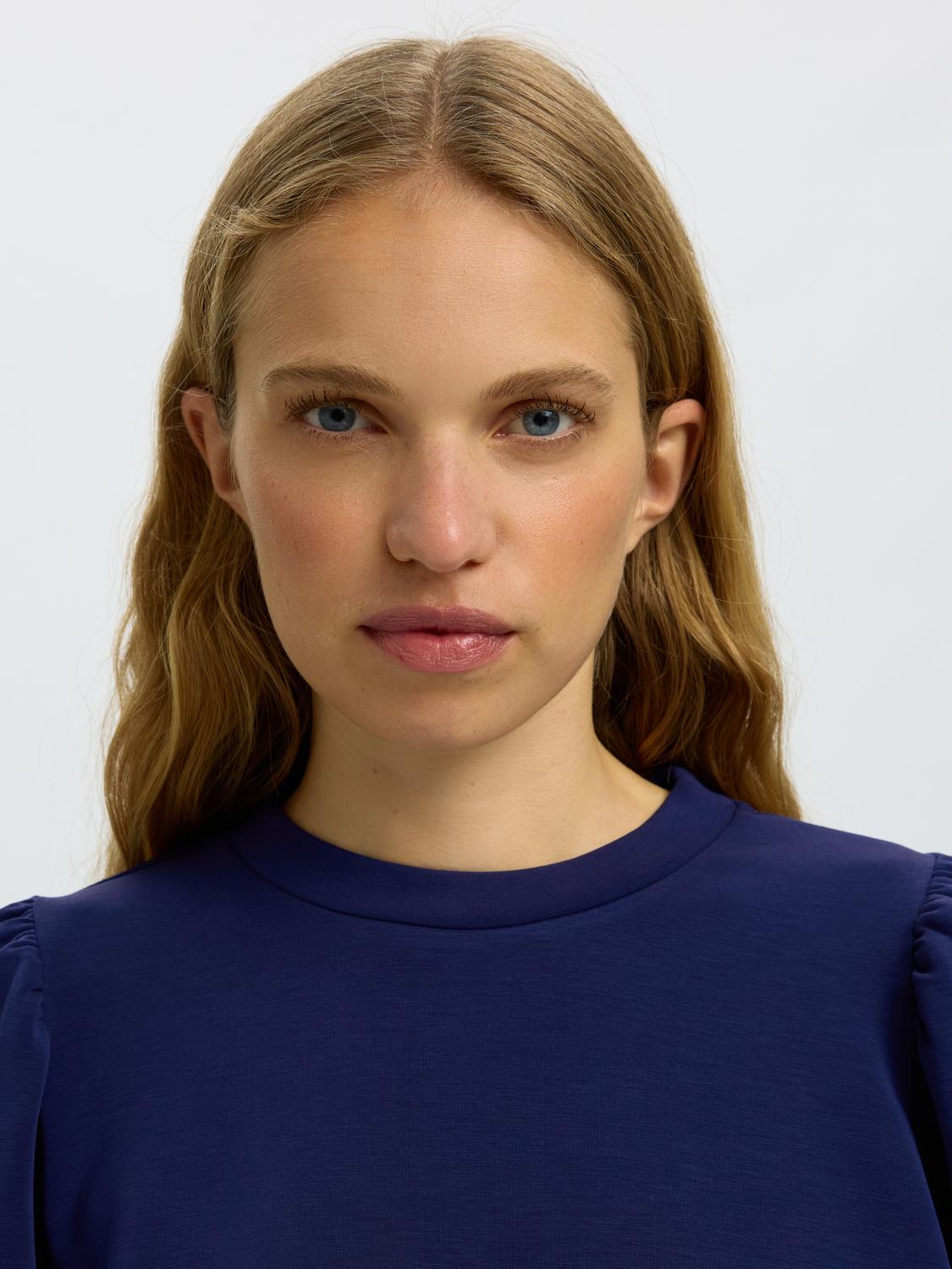 model_shot-detail